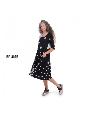 Robe noire et blanche